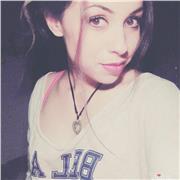 Studentessa di lingue impartisce lezioni e ripetizioni di inglese